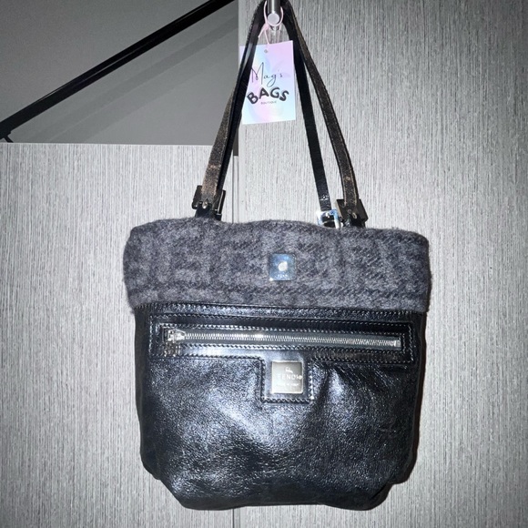 Fendi: Wool Cashmere Zucca Monogram Shoulder Bag - Picture 11 of 17